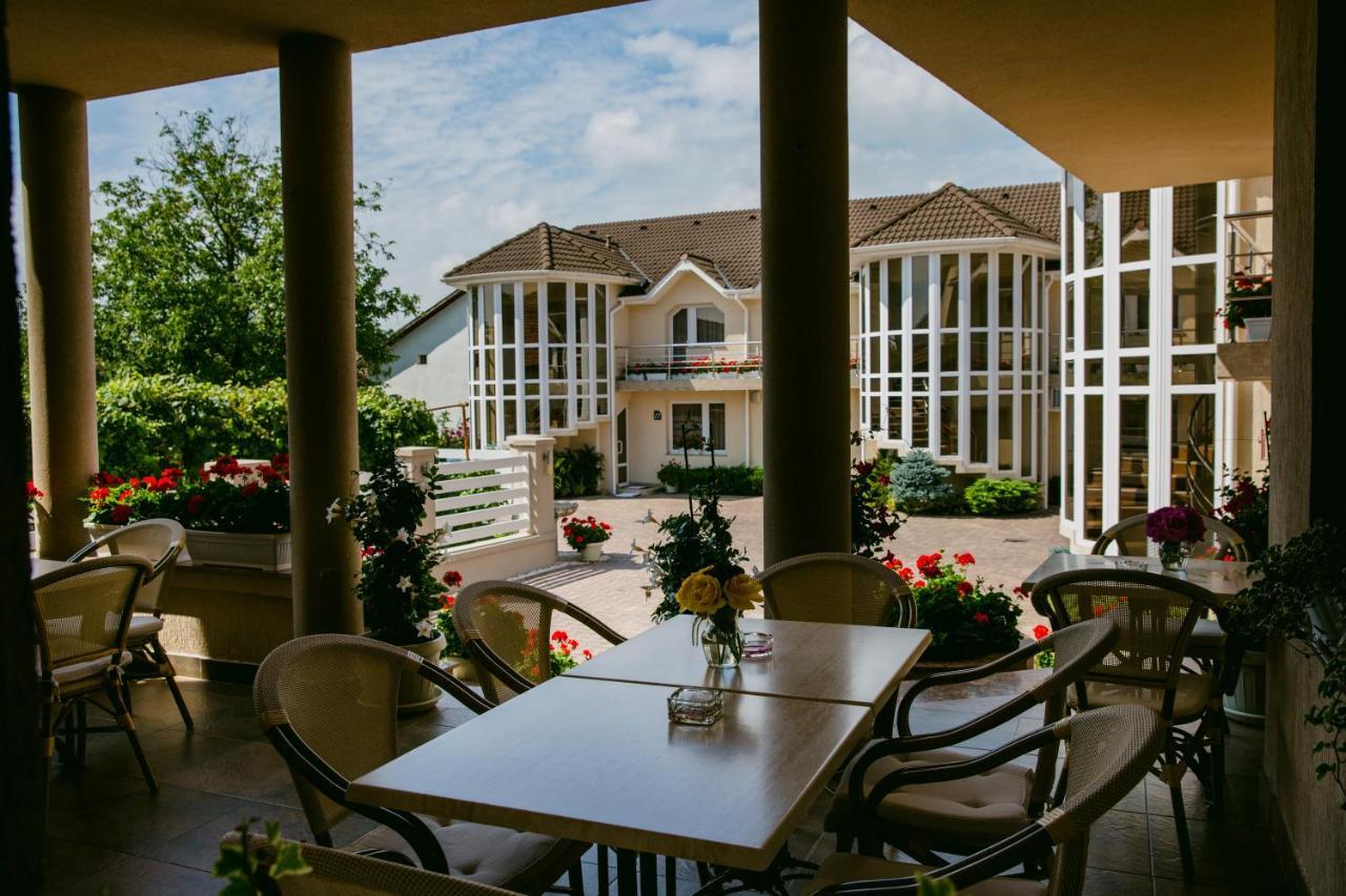 Villa Brussels Дева Экстерьер фото